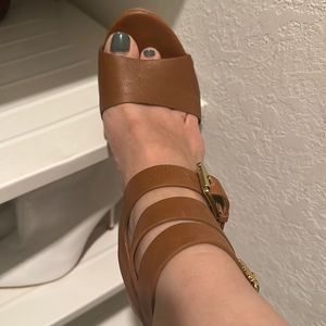MK platform camel and gold